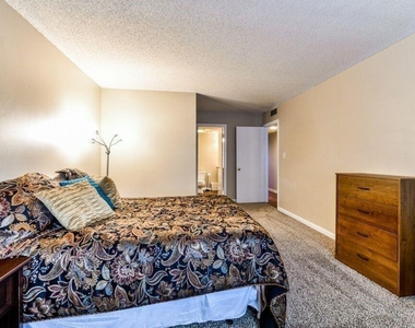 53 Doranne Court Se - Photo Thumbnail 14