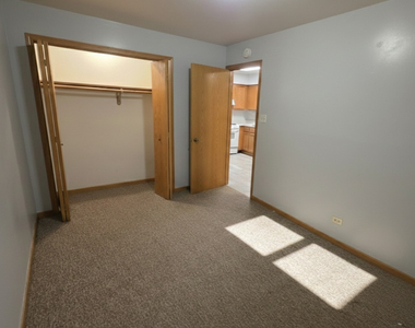 445 W 37th Street - Photo Thumbnail 5