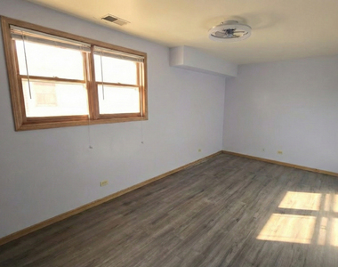 445 W 37th Street - Photo Thumbnail 8