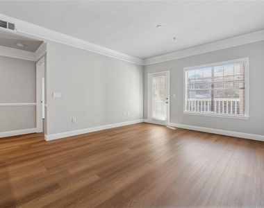 2700 Pine Tree Road Ne - Photo Thumbnail 2