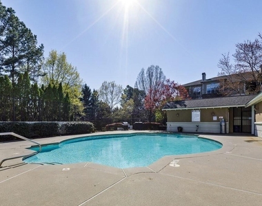 2700 Pine Tree Road Ne - Photo Thumbnail 26