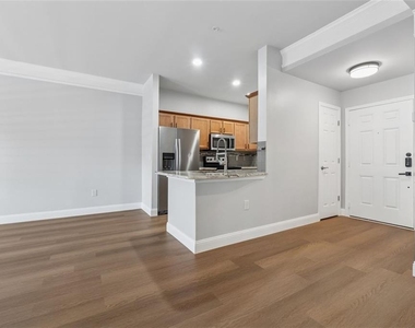 2700 Pine Tree Road Ne - Photo Thumbnail 1