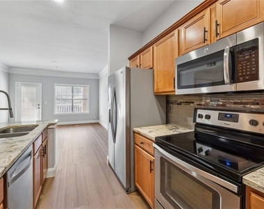 2700 Pine Tree Road Ne - Photo Thumbnail 11