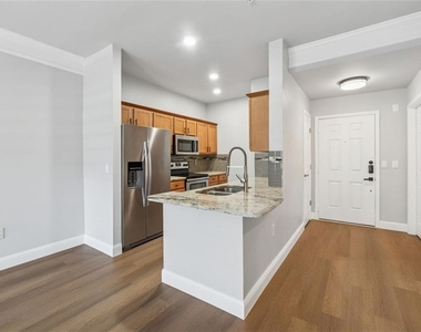 2700 Pine Tree Road Ne - Photo Thumbnail 8