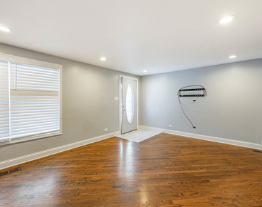 8912 S Ryan Road - Photo Thumbnail 5