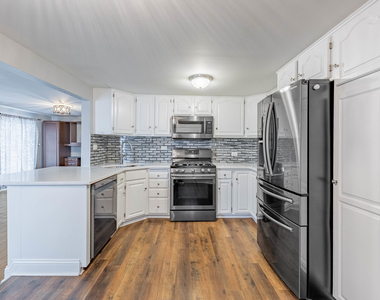 8912 S Ryan Road - Photo Thumbnail 8