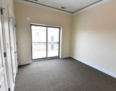 4518 N Kedzie Avenue - Photo Thumbnail 4