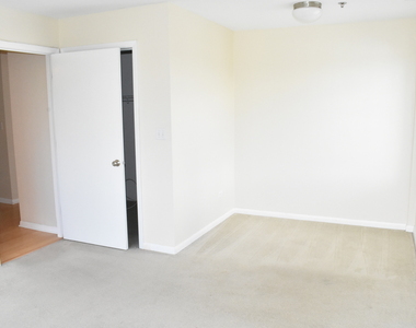 8255 Skokie Boulevard - Photo Thumbnail 5
