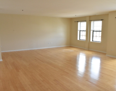 8255 Skokie Boulevard - Photo Thumbnail 2