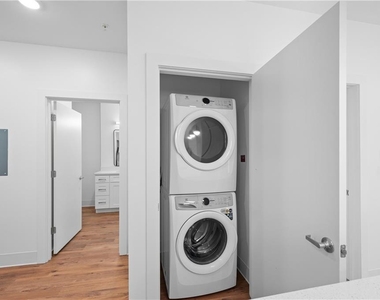 456 Flat Shoals Avenue Se - Photo Thumbnail 22
