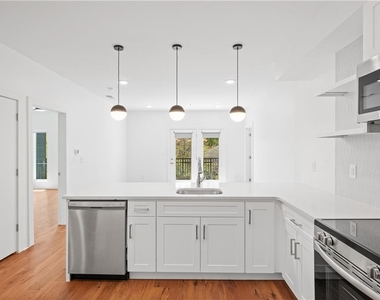 456 Flat Shoals Avenue Se - Photo Thumbnail 7