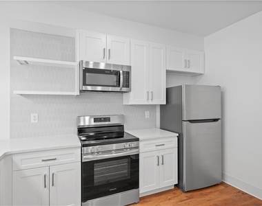 456 Flat Shoals Avenue Se - Photo Thumbnail 8