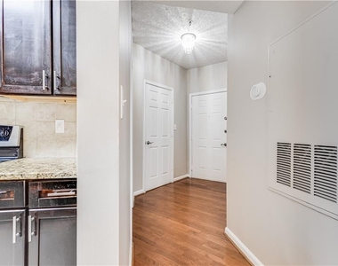 1250 Parkwood Circle Se - Photo Thumbnail 16
