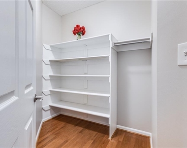 1250 Parkwood Circle Se - Photo Thumbnail 9