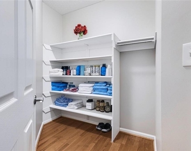 1250 Parkwood Circle Se - Photo Thumbnail 8