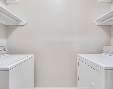 1250 Parkwood Circle Se - Photo Thumbnail 17