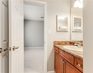 1250 Parkwood Circle Se - Photo Thumbnail 30