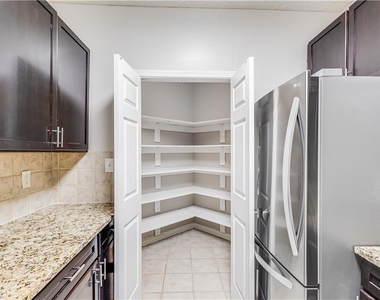 1250 Parkwood Circle Se - Photo Thumbnail 7