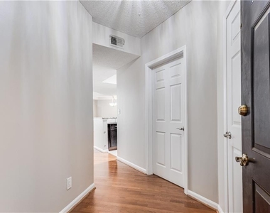 1250 Parkwood Circle Se - Photo Thumbnail 14