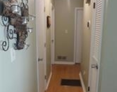 3760 Cedar Hurst Way - Photo Thumbnail 5