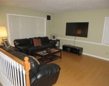 3760 Cedar Hurst Way - Photo Thumbnail 3
