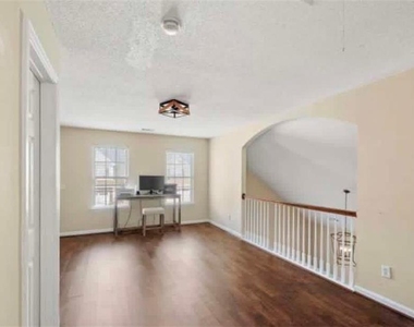 2162 Capella Circle Sw - Photo Thumbnail 9