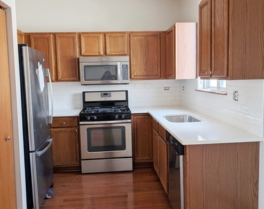 1713 Fieldstone Drive N - Photo Thumbnail 3
