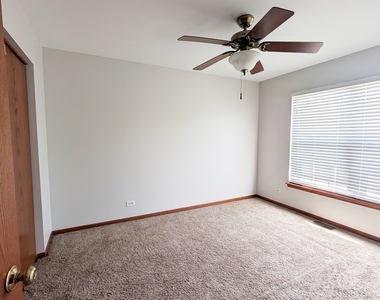 1713 Fieldstone Drive N - Photo Thumbnail 11