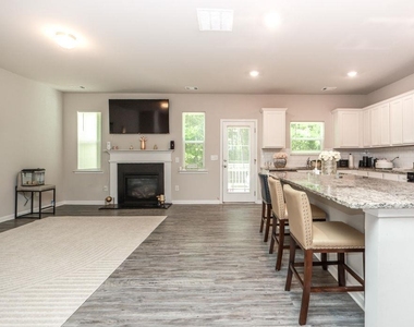 317 Pinewood Drive - Photo Thumbnail 1
