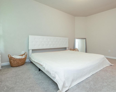 317 Pinewood Drive - Photo Thumbnail 13