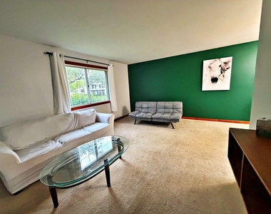 800 W Beechtree Lane - Photo Thumbnail 2