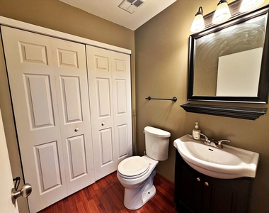 800 W Beechtree Lane - Photo Thumbnail 11