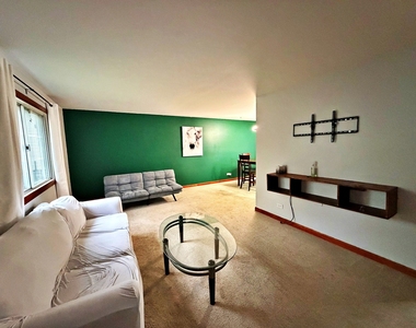 800 W Beechtree Lane - Photo Thumbnail 3