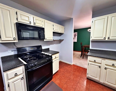 800 W Beechtree Lane - Photo Thumbnail 7