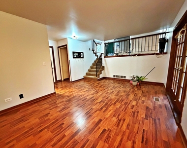 800 W Beechtree Lane - Photo Thumbnail 9