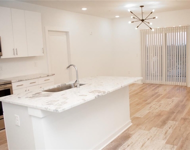 525 Parkway Drive Ne - Photo Thumbnail 11