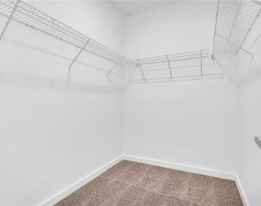 525 Parkway Drive Ne - Photo Thumbnail 15