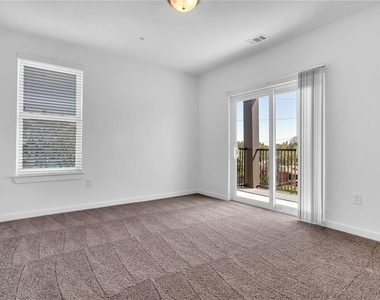 525 Parkway Drive Ne - Photo Thumbnail 14