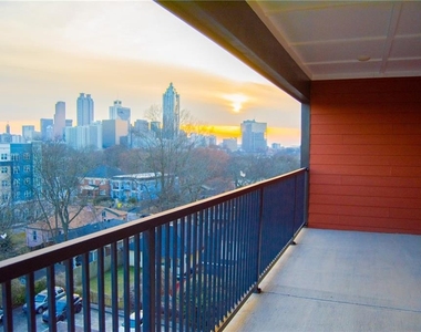525 Parkway Drive Ne - Photo Thumbnail 7