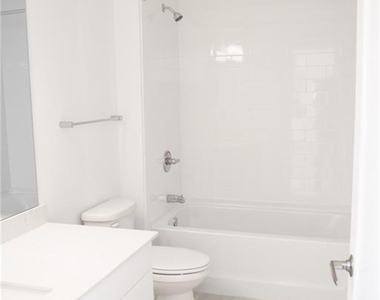 525 Parkway Drive Ne - Photo Thumbnail 17