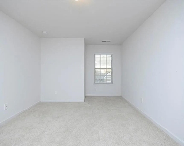 3934 Princeton Lakes Pass Sw - Photo Thumbnail 5