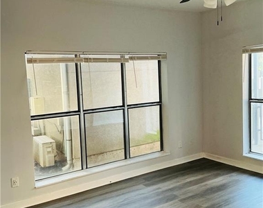 238 Walker Street Sw - Photo Thumbnail 13