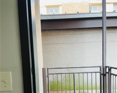 238 Walker Street Sw - Photo Thumbnail 36