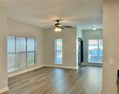 238 Walker Street Sw - Photo Thumbnail 10