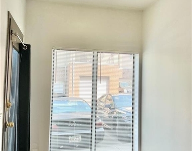 238 Walker Street Sw - Photo Thumbnail 8