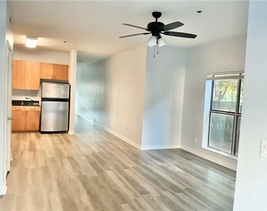 238 Walker Street Sw - Photo Thumbnail 3