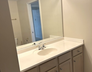 1111 Burlington Avenue - Photo Thumbnail 14