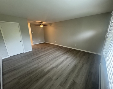 105 E Grove Street - Photo Thumbnail 1