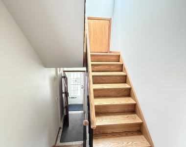 5557 S Harper Avenue - Photo Thumbnail 6