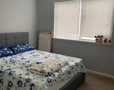 2277 Stoughton Drive - Photo Thumbnail 14